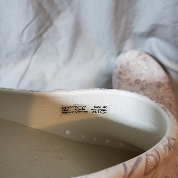 COPY - Dansko Women's molded sea shells EVA clog size 40 - Picture 10 of 10